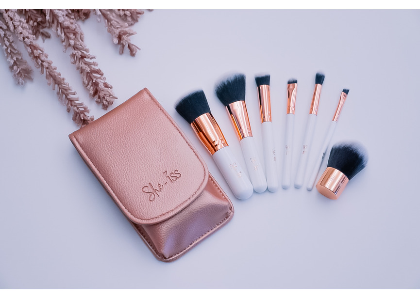She Iss Travel set make-up brushes